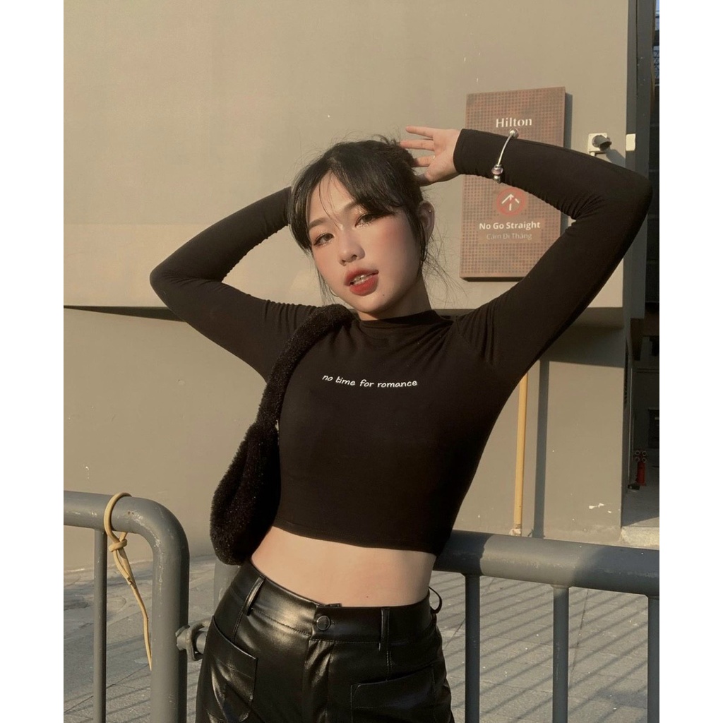 (FREESHIP) Áo croptop thêu chữ tay dài cổ kín