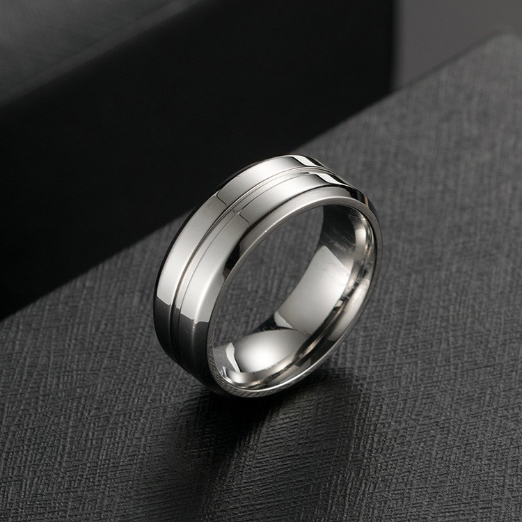 Nhẫn thép titan mịn đơn giản sành điệu cho nam qf031