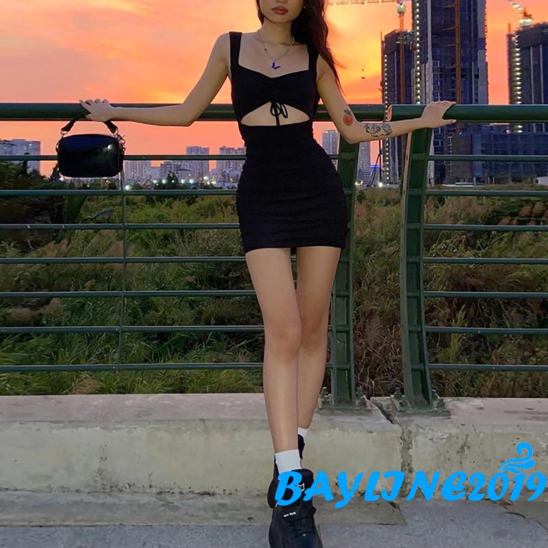 Đầm cổ chữ v hở lưng màu trơn có dây rút cho người lớn