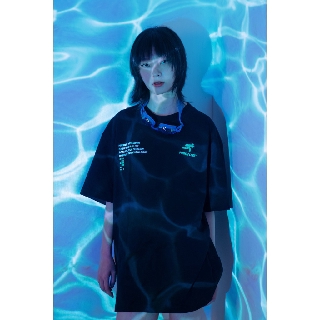 Áo thun đen unisex Brain is not dead
