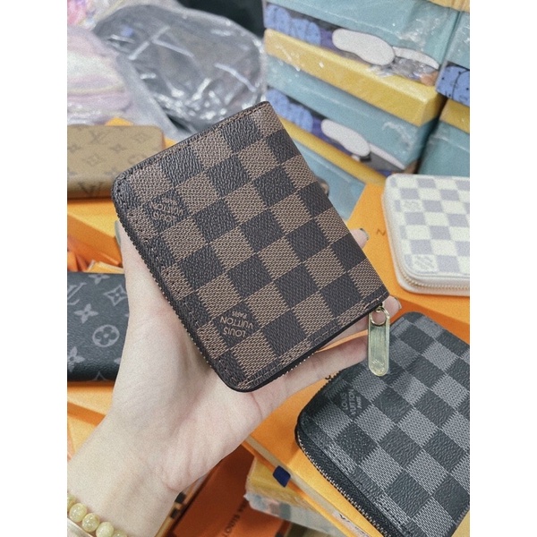 Ví lv khoá vuông kèm hộp