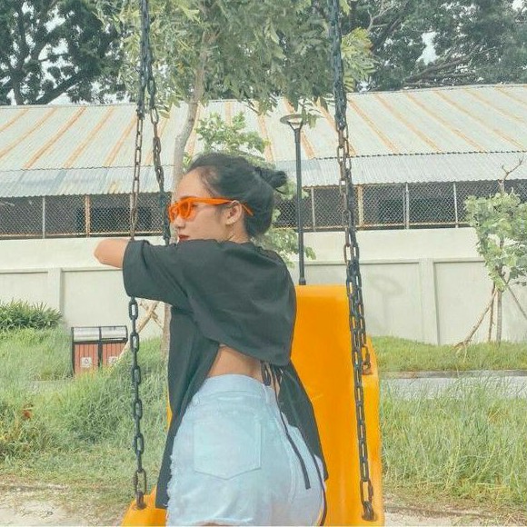 Áo thun tà trước dài tà sau ngắn có thể mặc nhiều kiểu