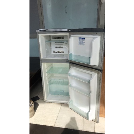 THANH LÝ TỦ LẠNH 140L KO ĐÓNG TUYẾT