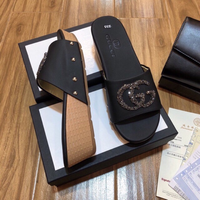 Dép xuồng Gucci