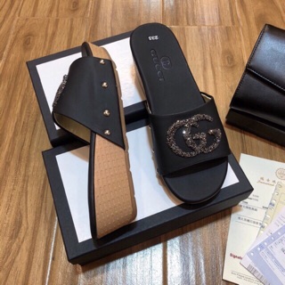 Dép xuồng Gucci
