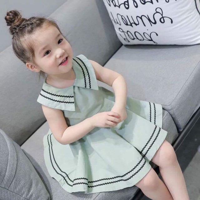 Đầm xoè bé gái