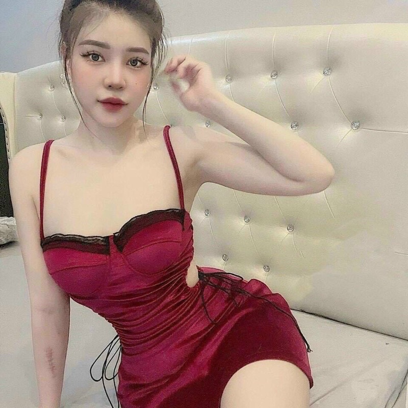 Có mút ngực Đầm nhung 2 dây khoét eo Hàng có sẵn
