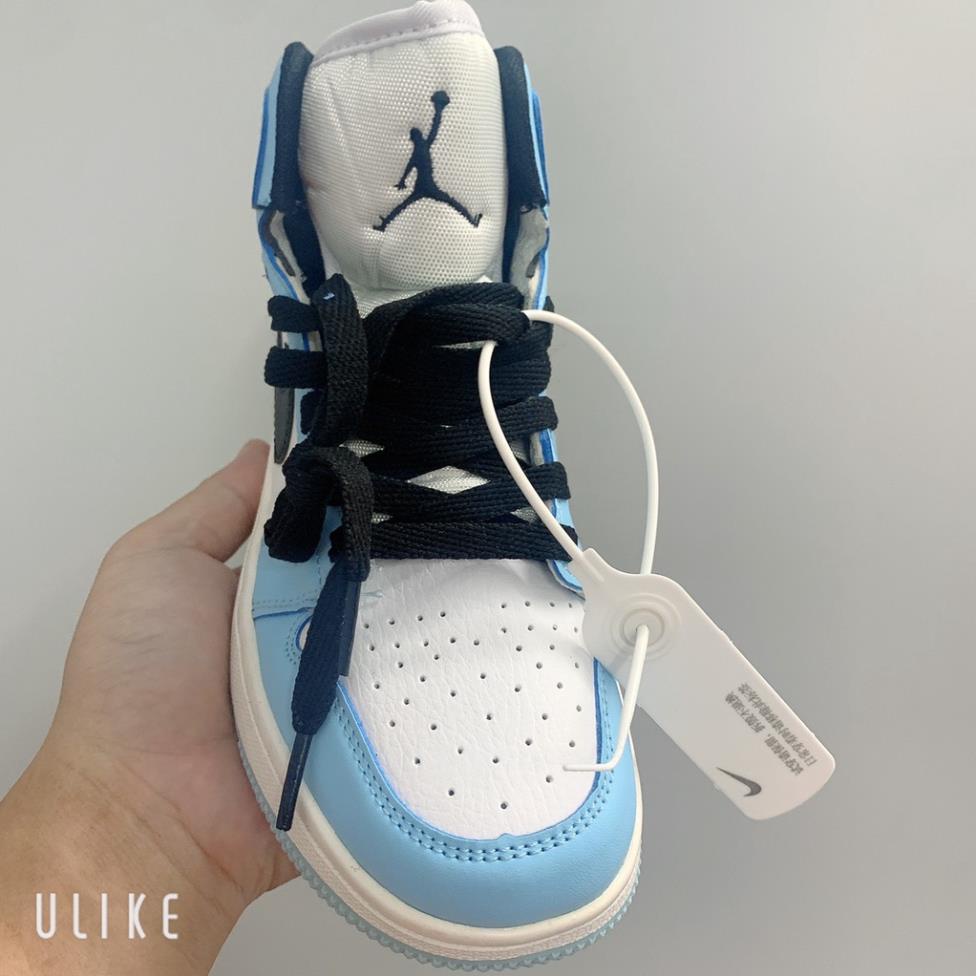 Giày thể thao jordan 1 cổ cao màu xanh nhạt