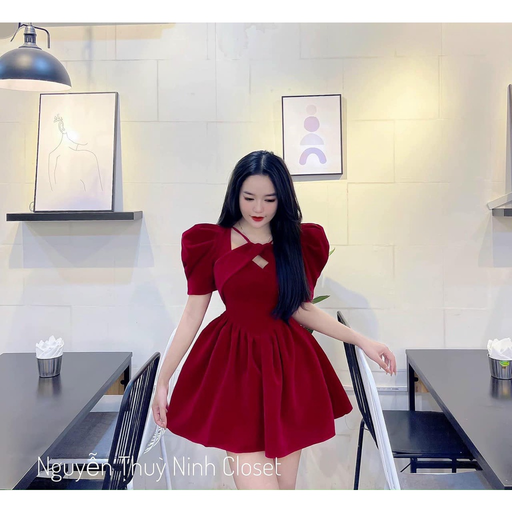 Đầm nhung xoắn cổ yếm tay phồng màu đỏ/đen NÀNG CLOSET