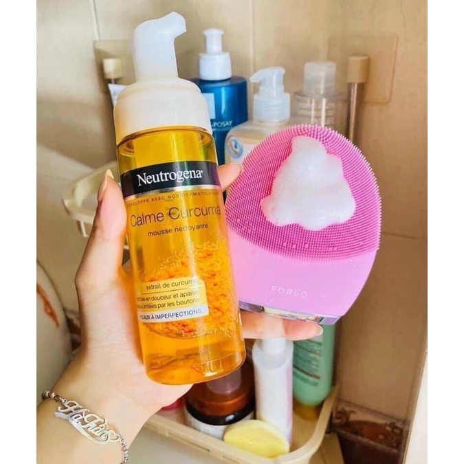Sữa rửa mặt nghệ tạo bọt Neutrogena