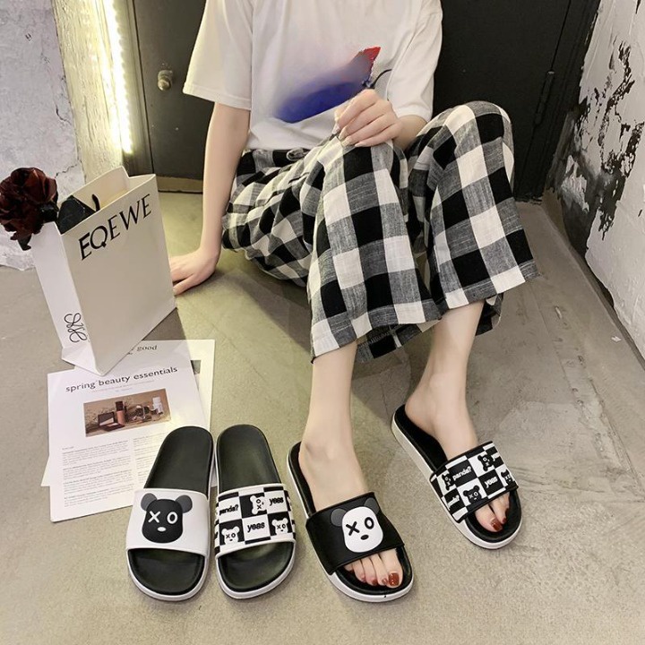 Dép quai ngang unisex họa tiết KAWS cao cấp thời trang ulzzang hàn quốc đệm lót chân đi cực êm mềm siêu hot 2021 TH-69