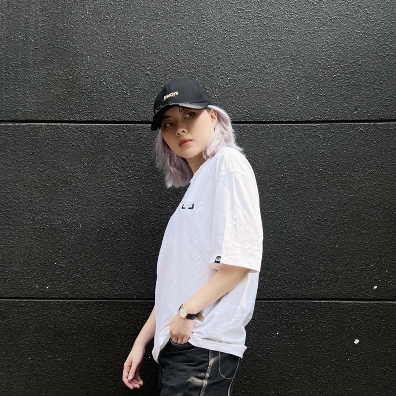 Áo Thun Hook Unisex Signature màu trắng