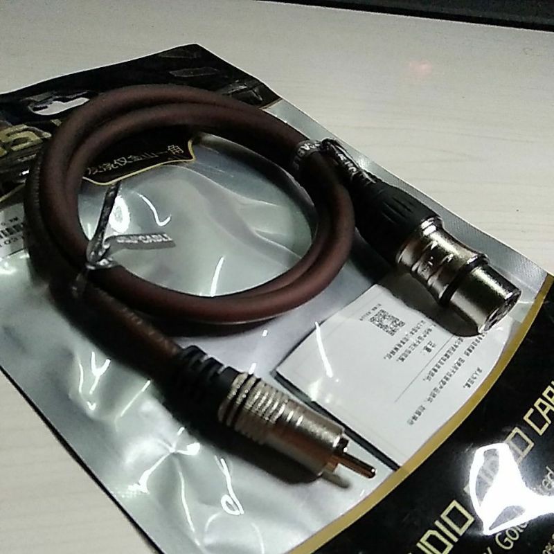 Dây canon ra av  dùng để truyền tải tín hiệu âm thanh.Dây Dài 0,8m, Bền, Đẹp.