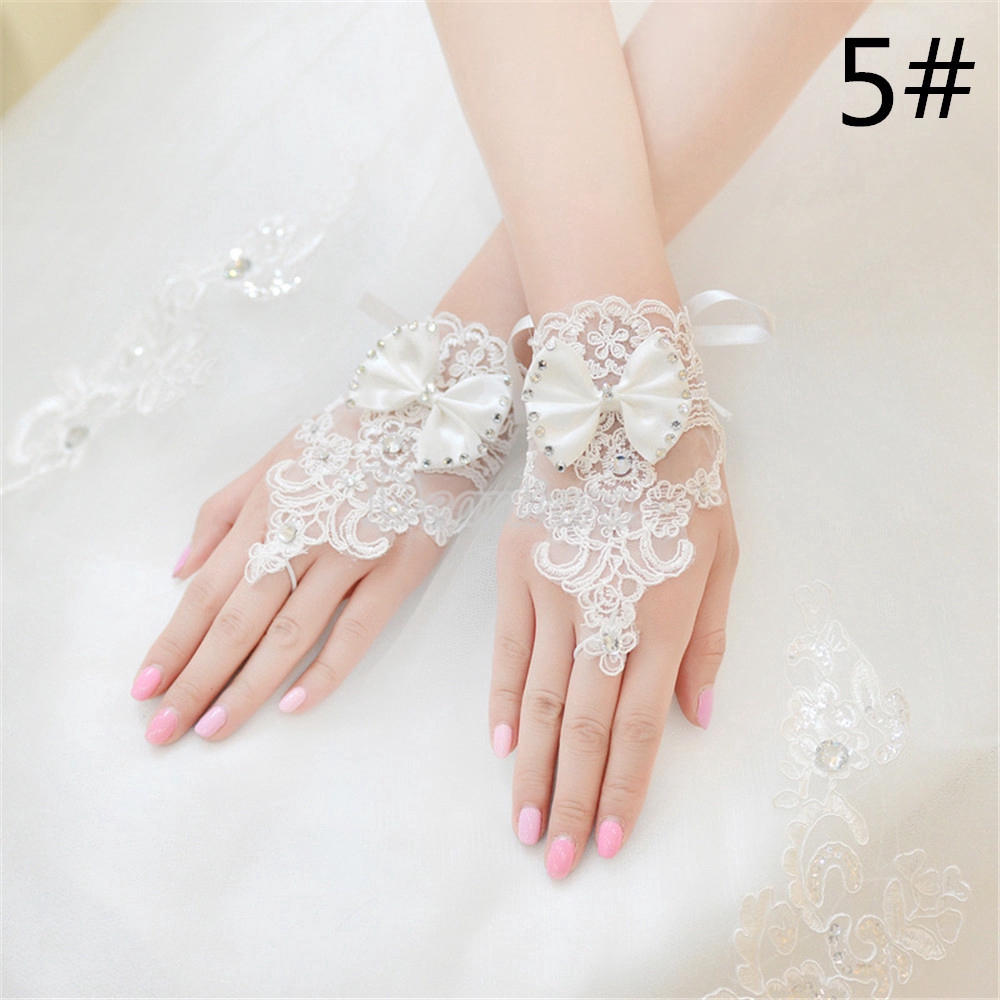 Găng đeo tay phối ren ngọt ngào dành cho cô dâu