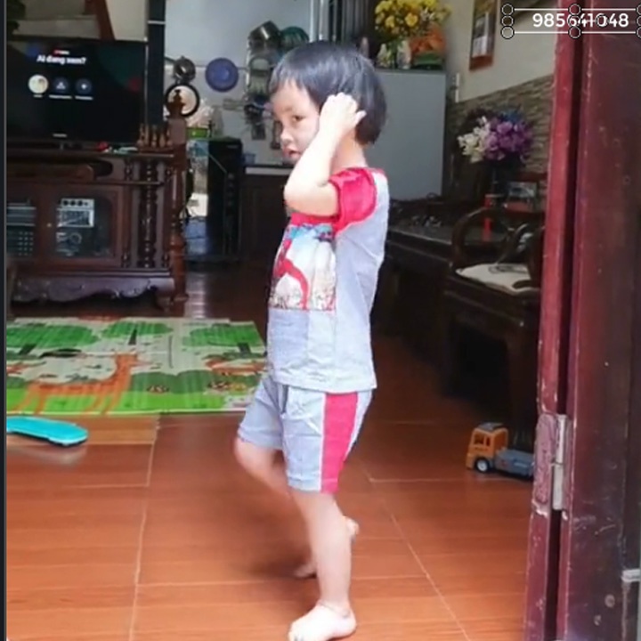 Bộ quần áo cộc tay siêu nhân cho bé
