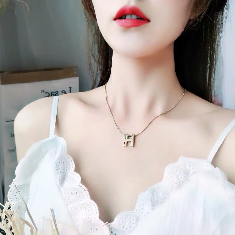 Dây Chuyền Ngắn Bằng Thép Titan Không Phai Mặt Hình Xương Rắn Chữ H Phong Cách Tiếng Anh Thanh Lịch Thời Trang Đơn Giản Dễ Phối Đồ