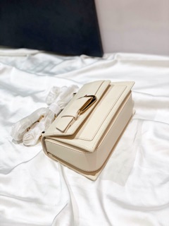 Túi size 22cm mẫu mới màu trắng