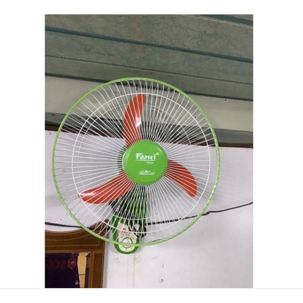 Quạt treo tường kẹp bình ắc quy 12V