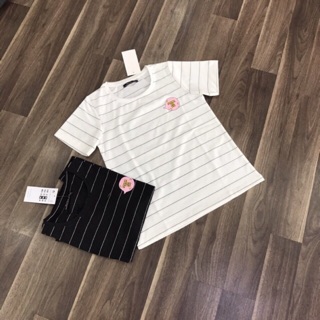 Áo phông kẻ Bershka in sticker