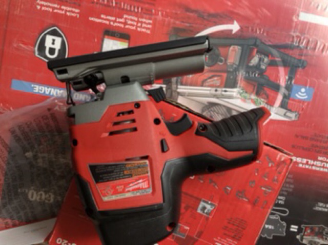 Cưa lọng milwaukee 12v