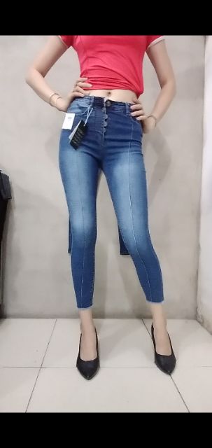 Quần jeans nữ mẫu 5 nút sọc dọc