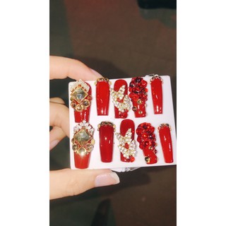 Móng tay ( nail ) thiết kế có hình thật