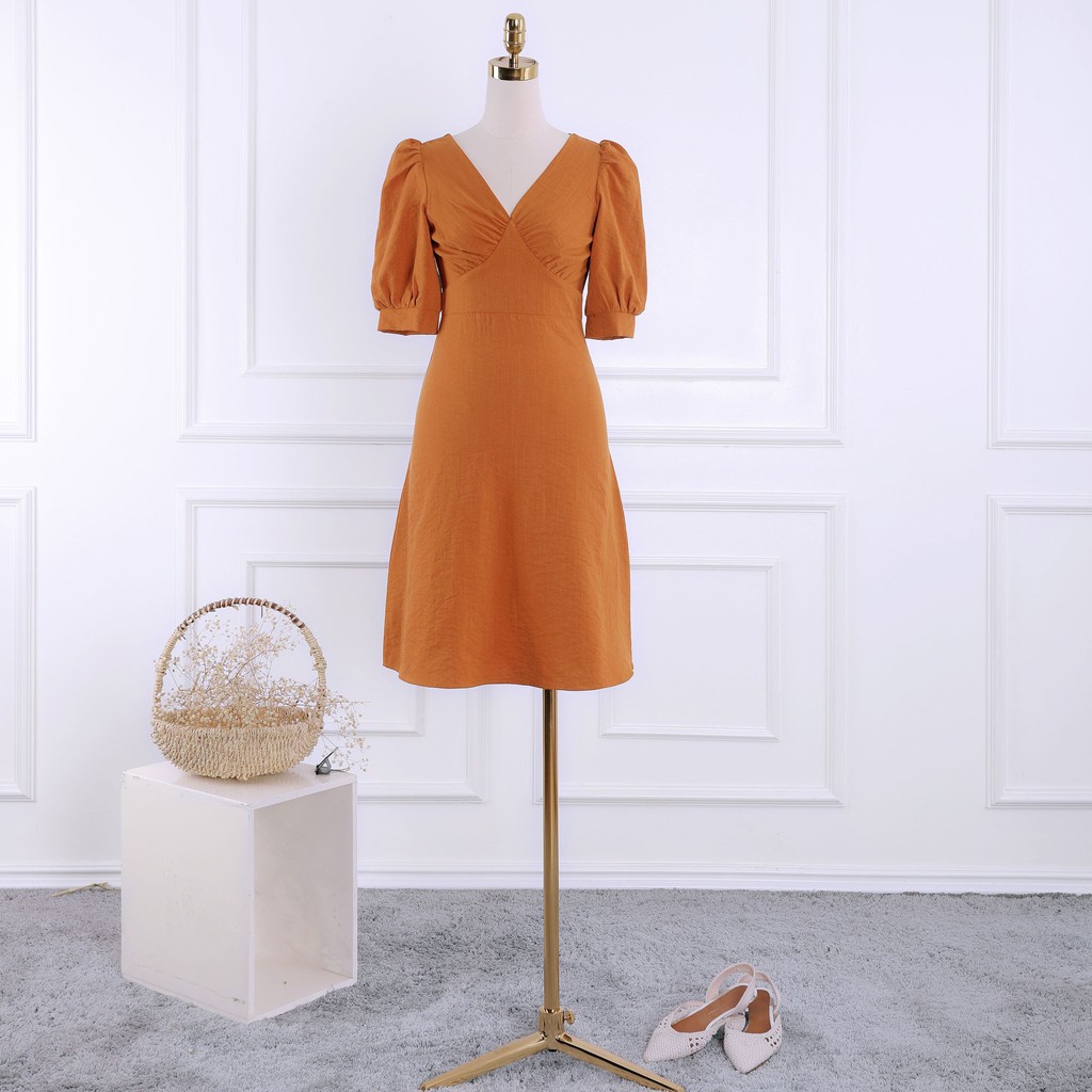 Đầm trắng nữ, tay lỡ, cúp ngực, cổ V, hàng thiết kế cao cấp TK FASHION trẻ trung, quyến rũ - DK848