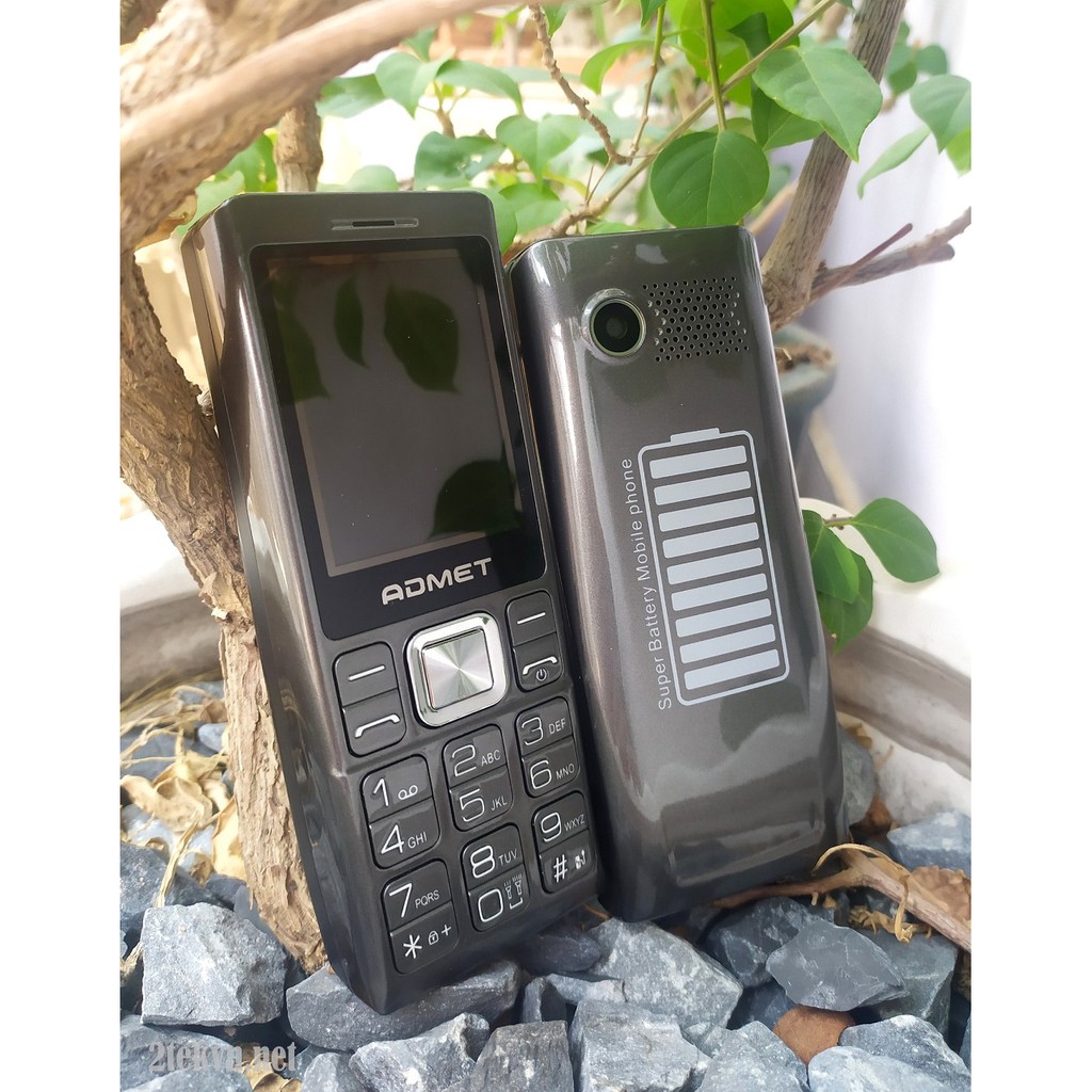 Điện thoại 3 sim pin khủng Admet K3000