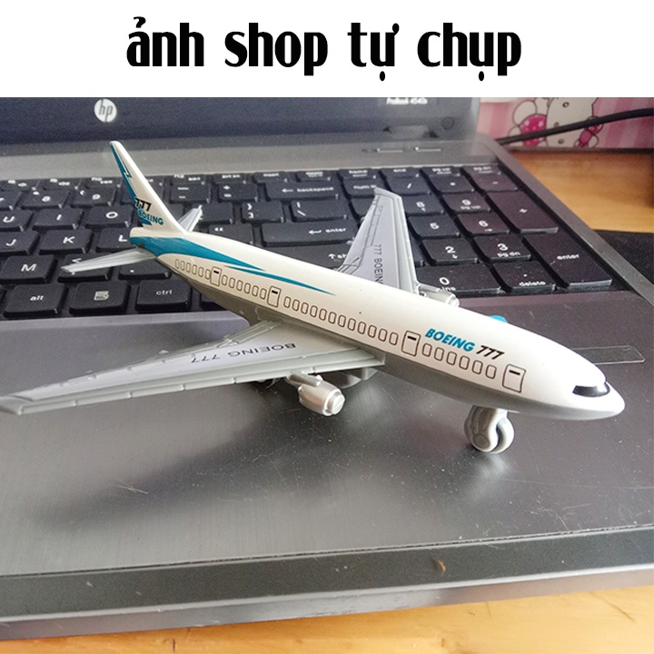 Mô hình máy bay có bánh xe