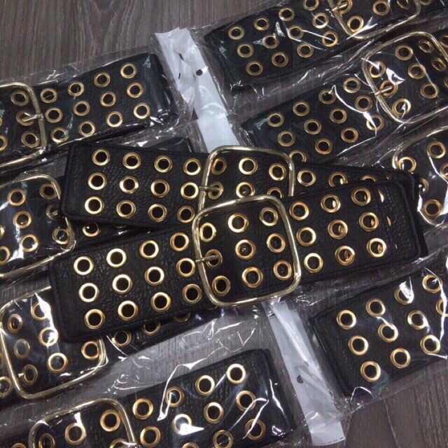 Belt váy lỗ cá tính