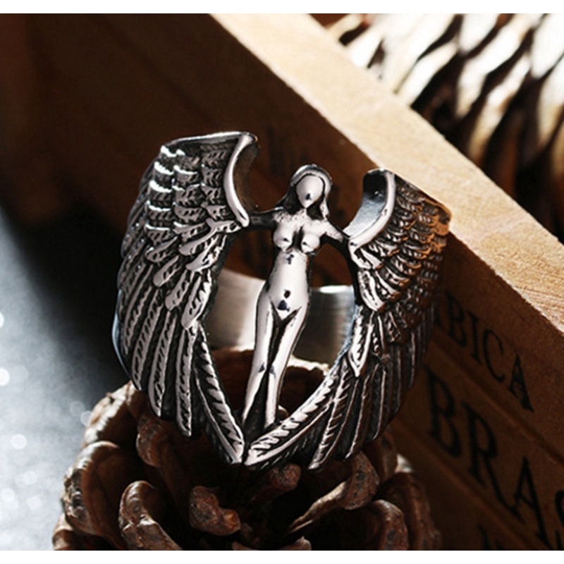 Nhẫn đeo tay chạm khắc họa tiết hoạt hình Nhật Bản