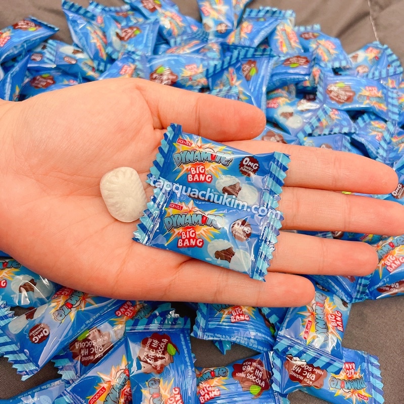 Kẹo DYNAMITE hương BẠC HÀ nhân SOCOLA bịch 330G