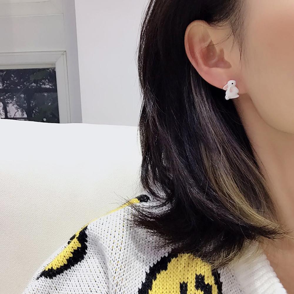 1 Bông Tai Xỏ Lỗ Hình Hoa Cúc / Cà Rốt Dễ Thương Thời Trang Cho Bạn Gái