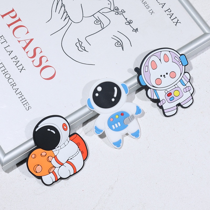 Miếng Dán Hoạt Hình Dễ Thương Dùng Trang Trí Điện Thoại