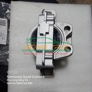 Cao su chân đầu máy ford focus 2010