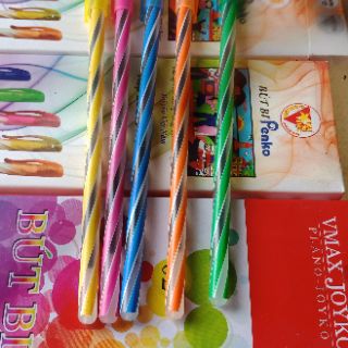 5 cái  bút  nến đẹp