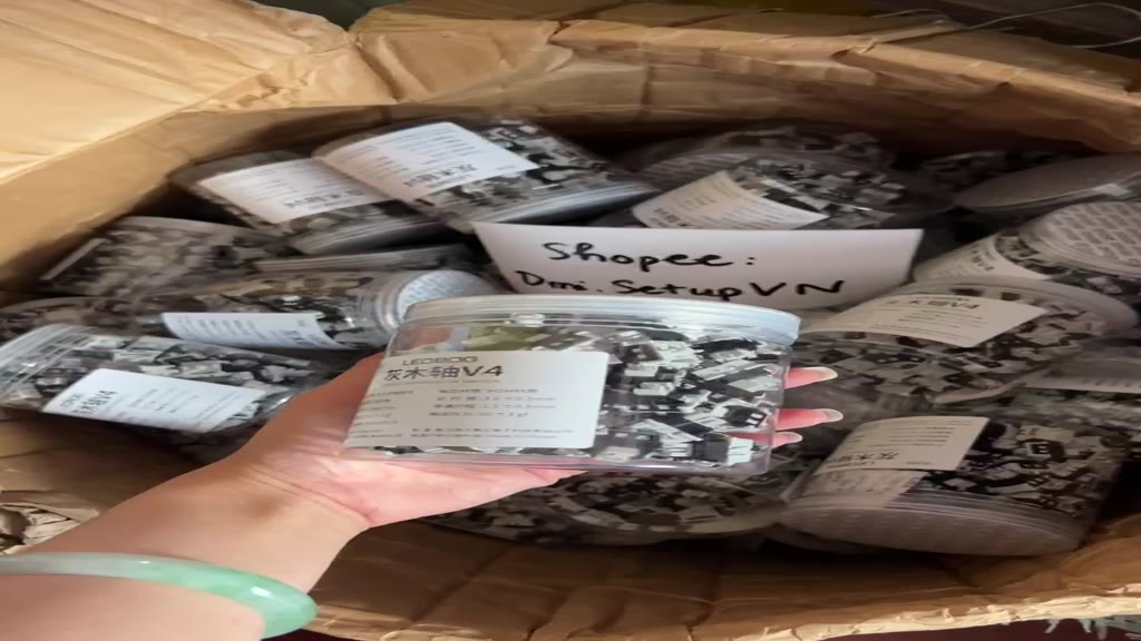 [SẴN SHIP]Switch LEOBOG Graywood V4 Linear, 5 pin, lò xo 2 tầng, có tản led [100sw tặng 1 lọ đựng] dùng cho bàn phím cơ | BigBuy360 - bigbuy360.vn