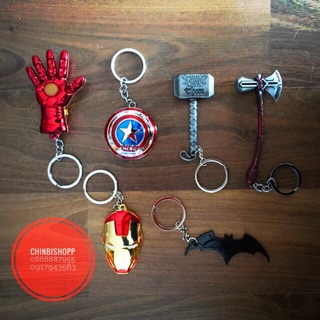 Móc khoá Marvel kèm dây da