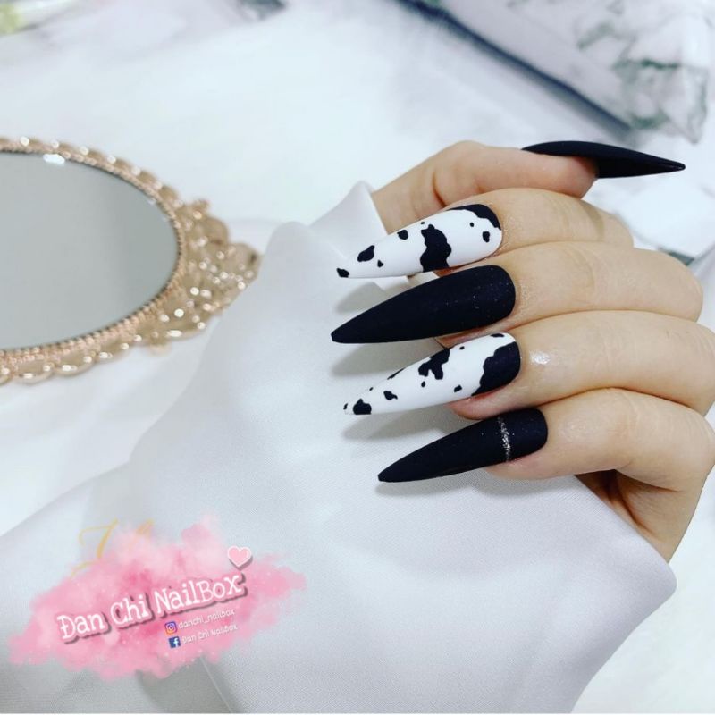 NailBox móng úp thiết kế sẵn Mẫu Đen Bò Sữa Nhám