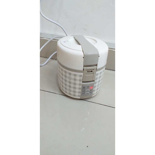 Hộp cơm điện Lock&Lock EJR216 - Hàng chính hãng bảo hành 12 tháng tại các showroomm của Lock&Lock.