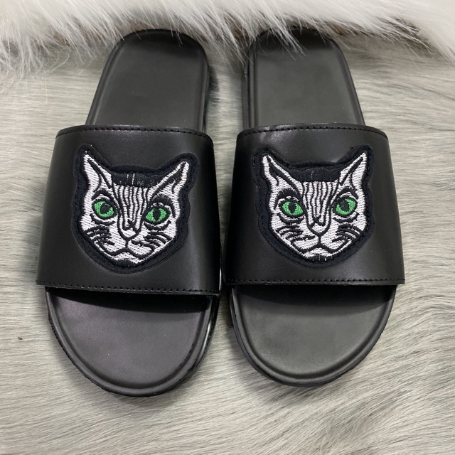 Dép da nam đế hộp thêu mèo ảnh thật ( Hậu ô vuông Xanh )