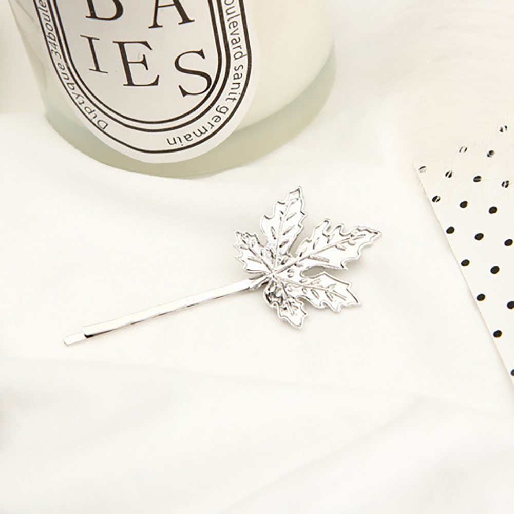 Set 2 kẹp tóc hình lá phong thời trang retro cho nữ