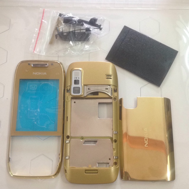 Vỏ nokia E75 vàng.