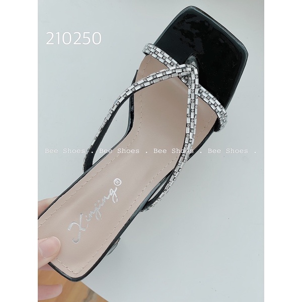 BEESHOES - GUỐC NỮ MŨI VUÔNG XỎ NGÓN ĐÁ GÓT TRỤ - GUỐC NỮ MŨI VUÔNG GÓT TRỤ CAO 7 PHÂN SẴN MÀU VÀNG - ĐEN - BẠC 210250