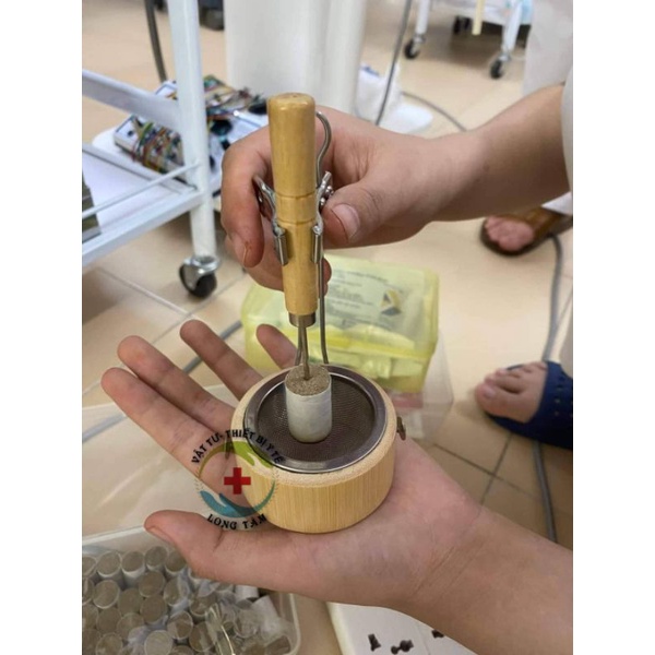 Kẹp giữ hơ điếu ngải cứu - Hộp trúc hơ ngải- nhang ngải cứu, ngải đoạn 108