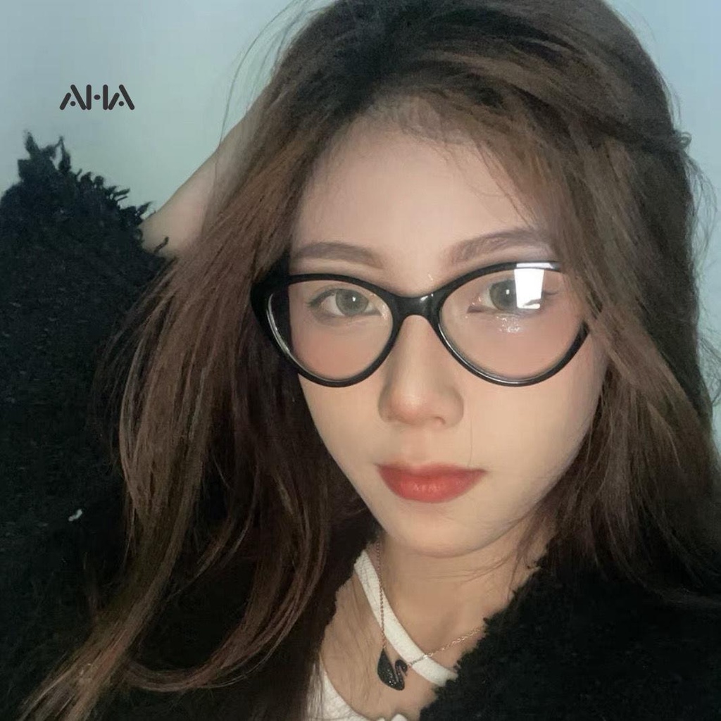Kính mắt mèo AHA OFFICIAL gọng đen phong cách retro dùng làm đạo cụ chụp ảnh thời trang cho nữ