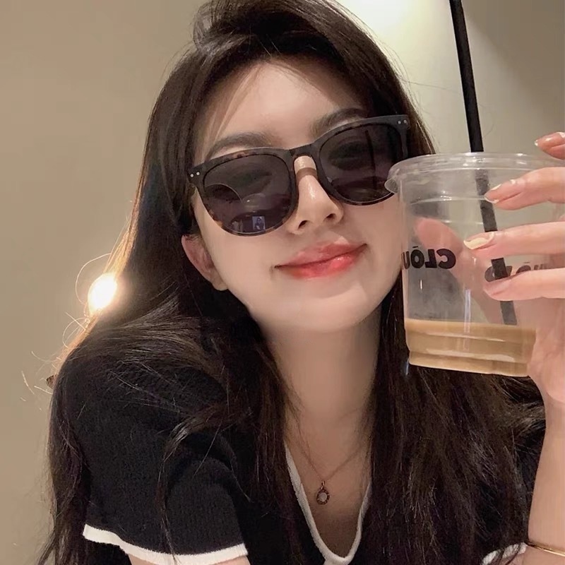 Kính mát chống tia UV bảo vệ mắt khỏi tia UV có thể gấp gọn