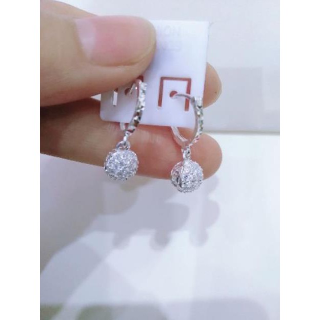 bông tai dạng bấm , hình cầu  đính đá sang chảnh , sản phẩm dày dặn đeo ôm tai , cảm giác thật nhất khi dùng sản phẩm