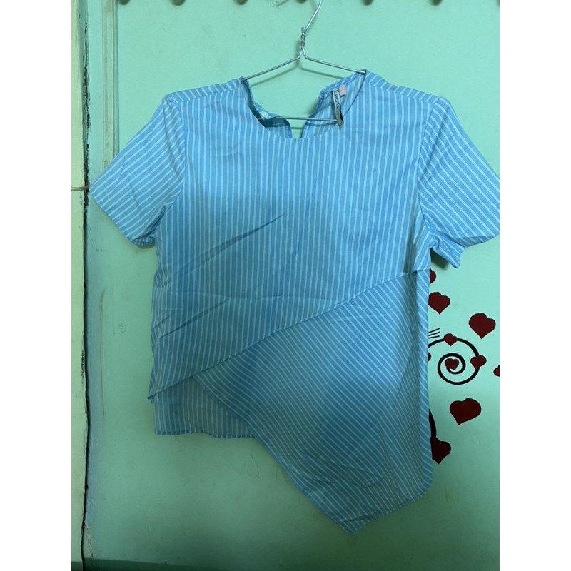 Áo sơmi kiểu của UP TO SECONDS