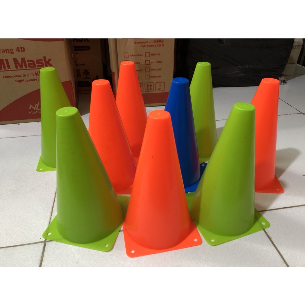 Combo 5 Chiếc Nấm Tập Chiến Thuật, Marker, Cone Chơi Thể Thao Bóng Đá Rào Cản Nhựa Loại 25F, 30F, 38F, 50F